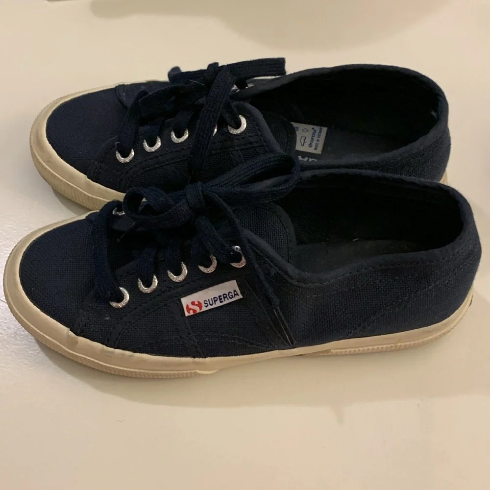 Superga sneakers Women’s sz 6